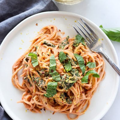 Pasta with Creamy Vegan Tomato Sauce | Super simple with less than 10 ingredients and ready in 30 min!