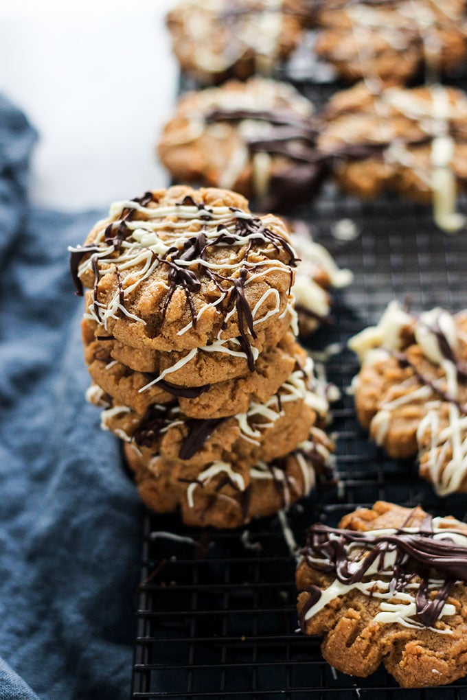 Vegan Peanut Butter Cookies w/ Chocolate Drizzle
