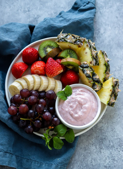 Strawberry Yogurt Fruit Dip | Healthy fruit dip made with only 3 ingredients!