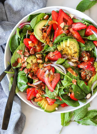 strawberry spinach salad with lemon poppyseed dressing