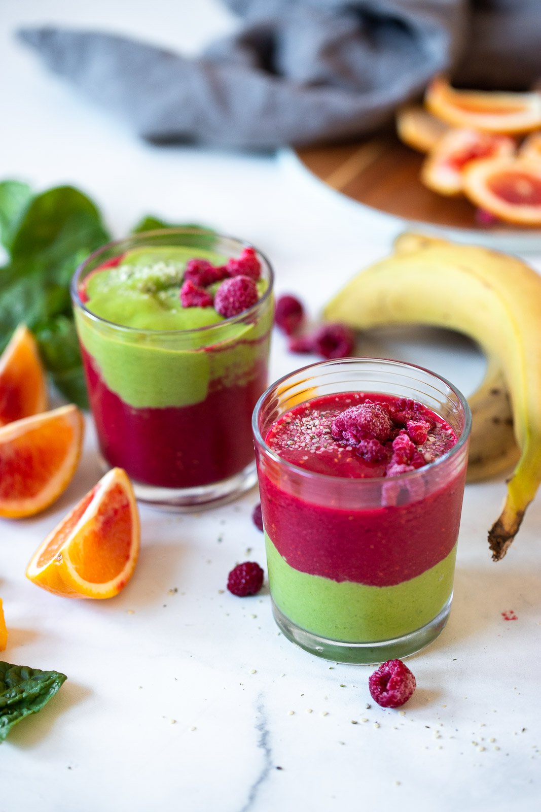 red and green smoothie in 2 glasses