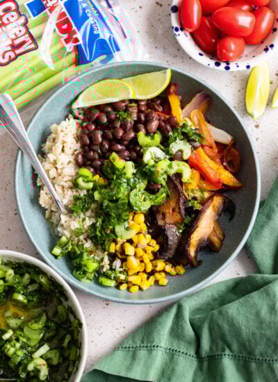 fajita bowl with celery chimicurri